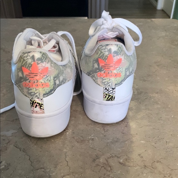 Adidas White Sneakers with Floral Stripes - Picture 3 of 4